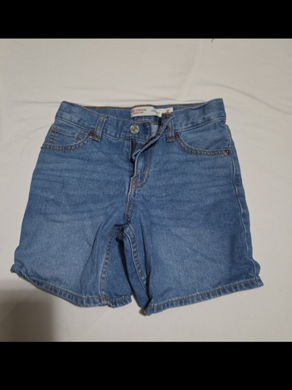 Levi boys size 6 denim shorts #28